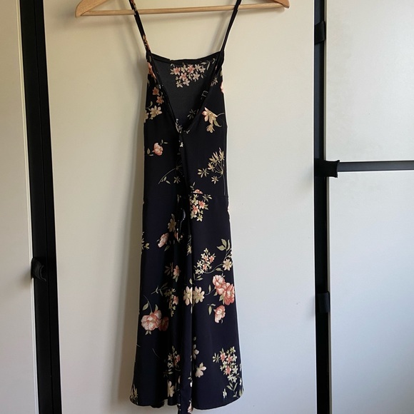 Open back dress 👗 - Picture 2 of 5